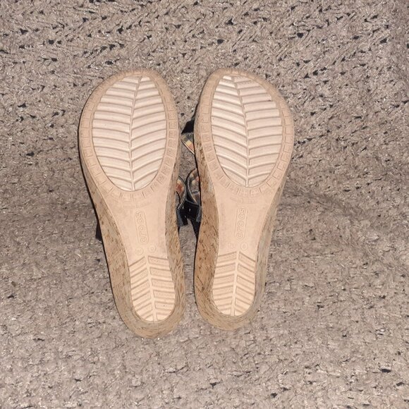 CROCS-A Leigh Cork Wedge Sandals-Black Leather Strappy-Sz 9-Excellent - Picture 8 of 8